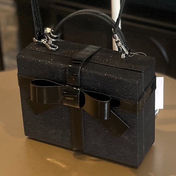 NWT Kate spade BLACK Wrapping Party Gift Box crossbody (K5998) - Picture 4 of 11